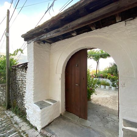 Stonetale Garden Guesthouse Gjirokaster Exterior photo