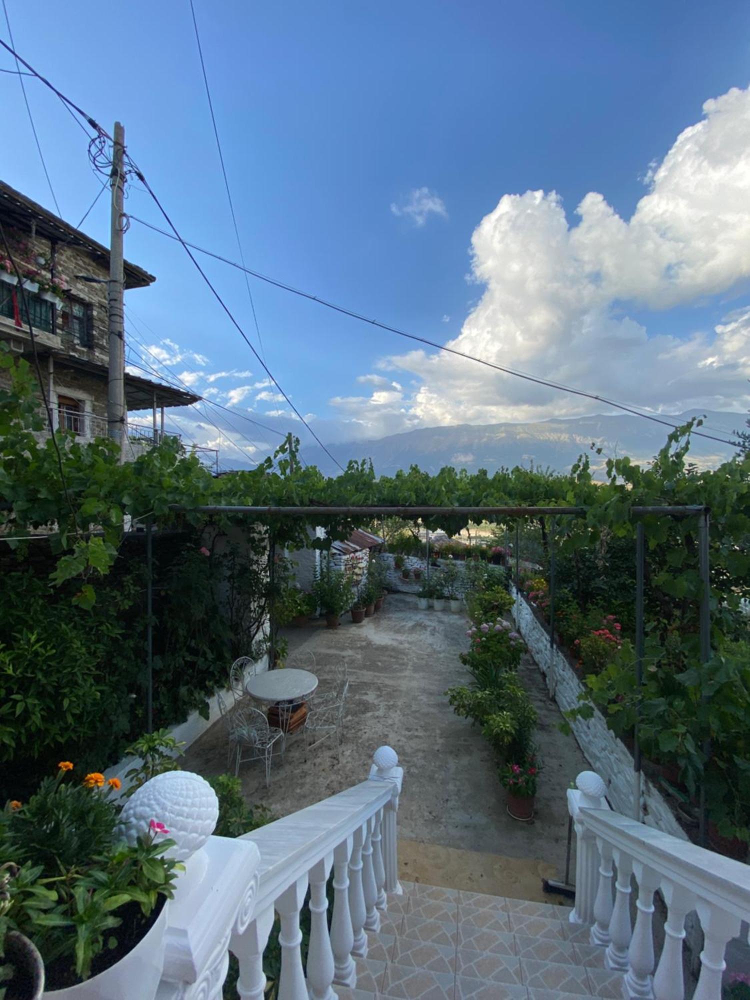 Stonetale Garden Guesthouse Gjirokaster Exterior photo